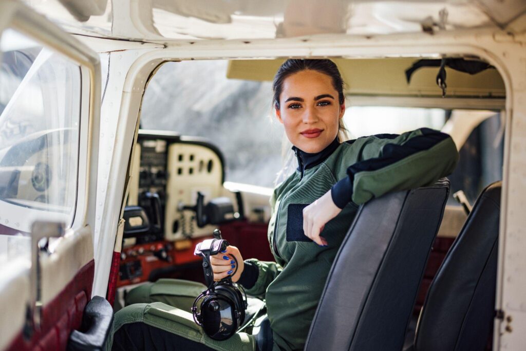 Certified flight instructor building flight training hours