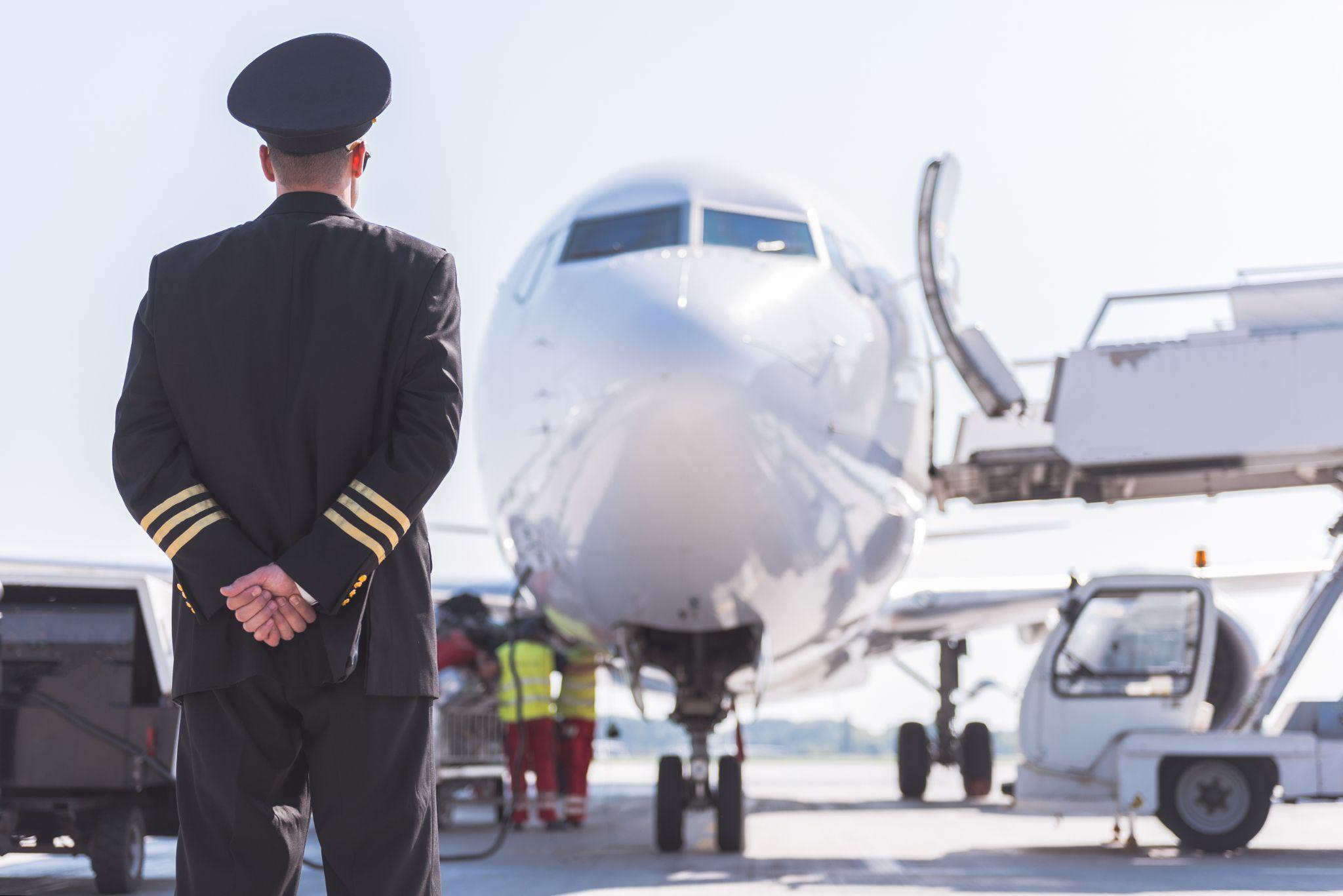 International student becoming pilot of U.S. airlines